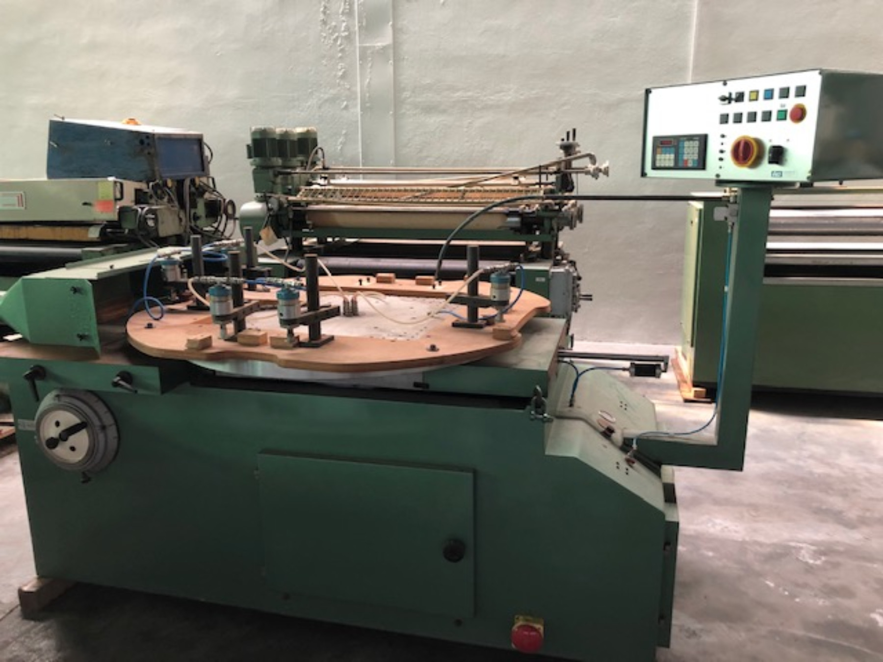 Contornatrice IG - cod. 01 con dettagli di montaggio