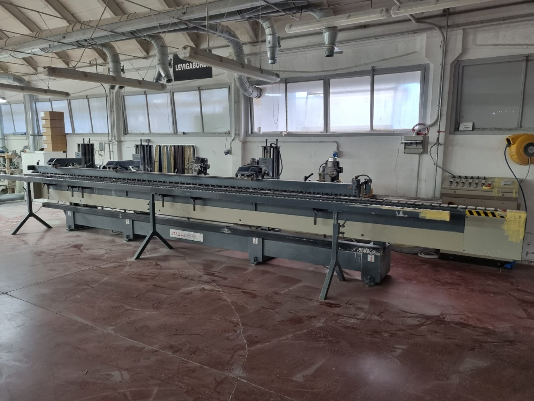 Levigabordi STEMAS - cod. 25 Carrello di macchina in officina